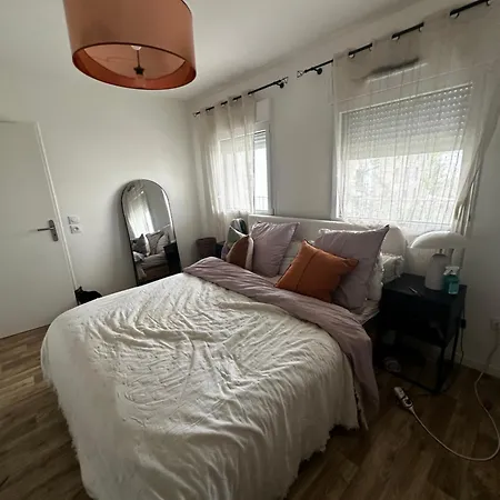 Διαμέρισμα F2 Spacieux Avec Balcon Proche Paris